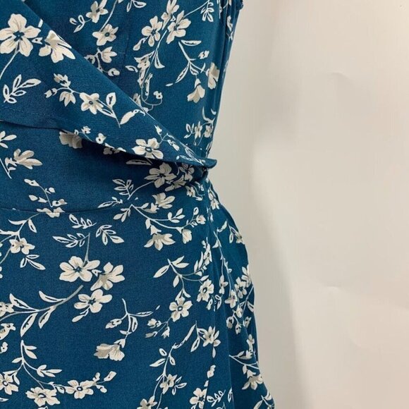 ZAFUL‎ Women's Tiny Floral Ruffle Wrap Short Sleeve Mini Dress Size M NWT - Picture 5 of 13
